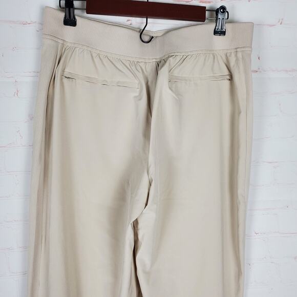 NEW Athleta Brooklyn Ankle Pants Size 12 Beige Stretch Lightweight Pull On - Picture 11 of 16